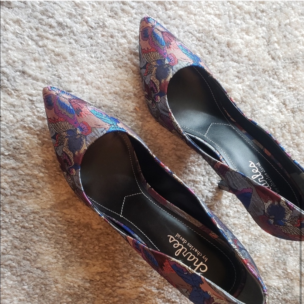 Patterned Statement Pump - image 4